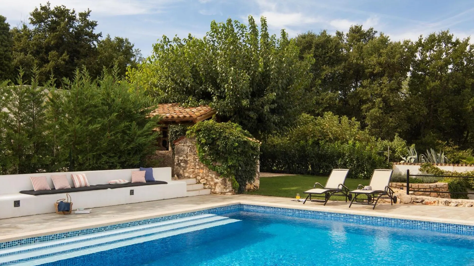 Holiday home Villa Flavia Traditionelles Steinhaus Mit Pool Cepljani